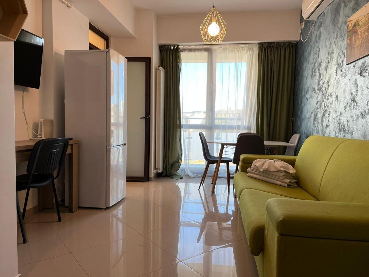 Studios & Apartments Palas By Glam At Lazar Towers ياش المظهر الخارجي الصورة