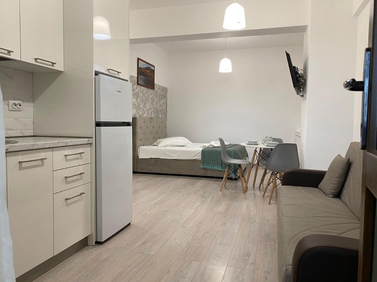 Studios & Apartments Palas By Glam At Lazar Towers ياش المظهر الخارجي الصورة