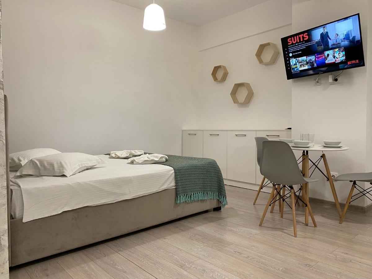 Studios & Apartments Palas By Glam At Lazar Towers ياش المظهر الخارجي الصورة