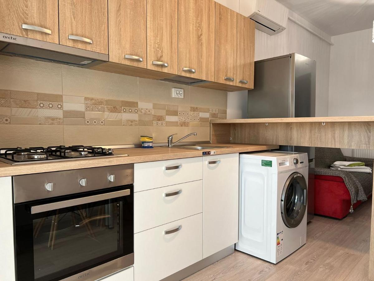 Studios & Apartments Palas By Glam At Lazar Towers ياش المظهر الخارجي الصورة