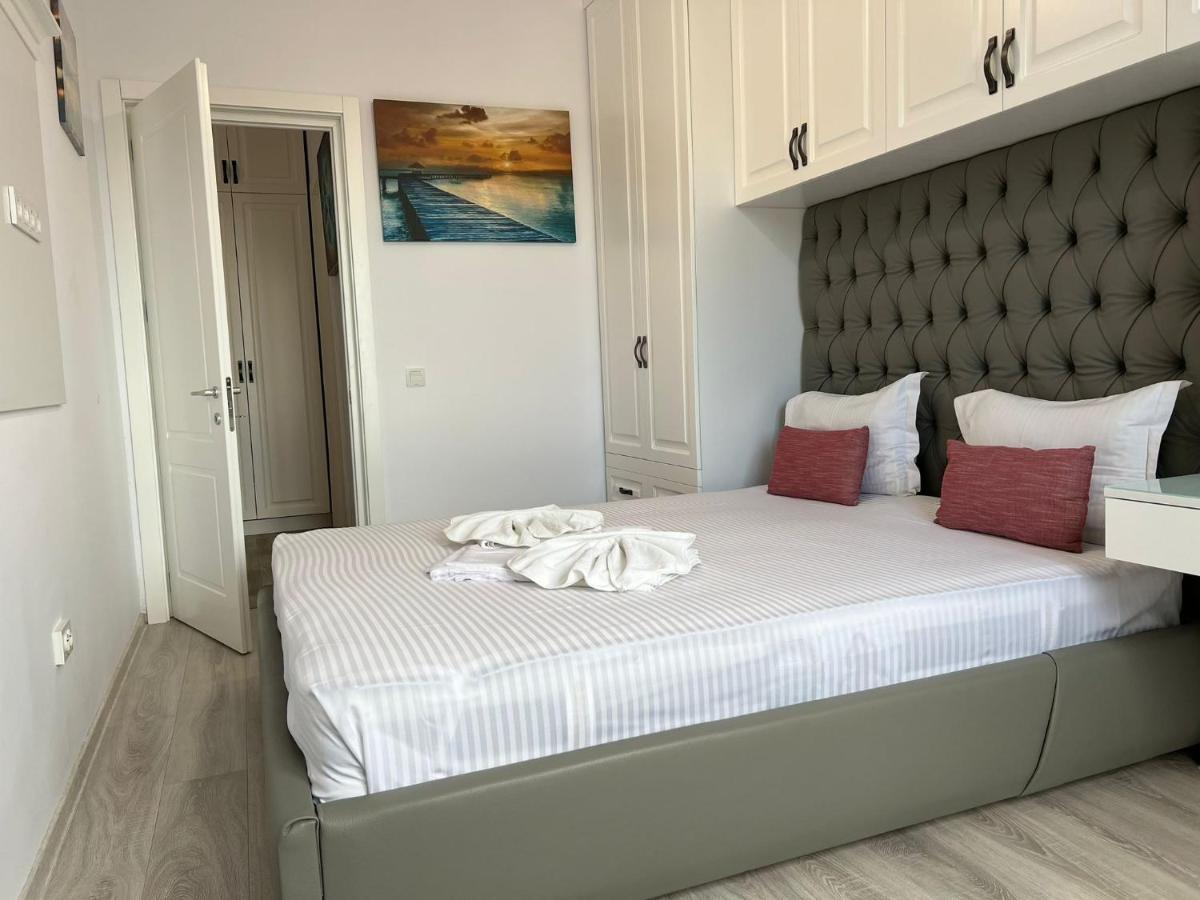 Studios & Apartments Palas By Glam At Lazar Towers ياش المظهر الخارجي الصورة