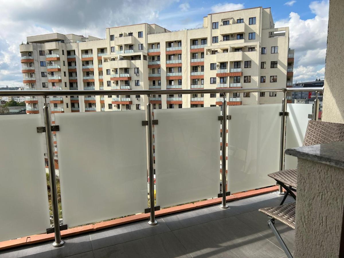Studios & Apartments Palas By Glam At Lazar Towers ياش المظهر الخارجي الصورة