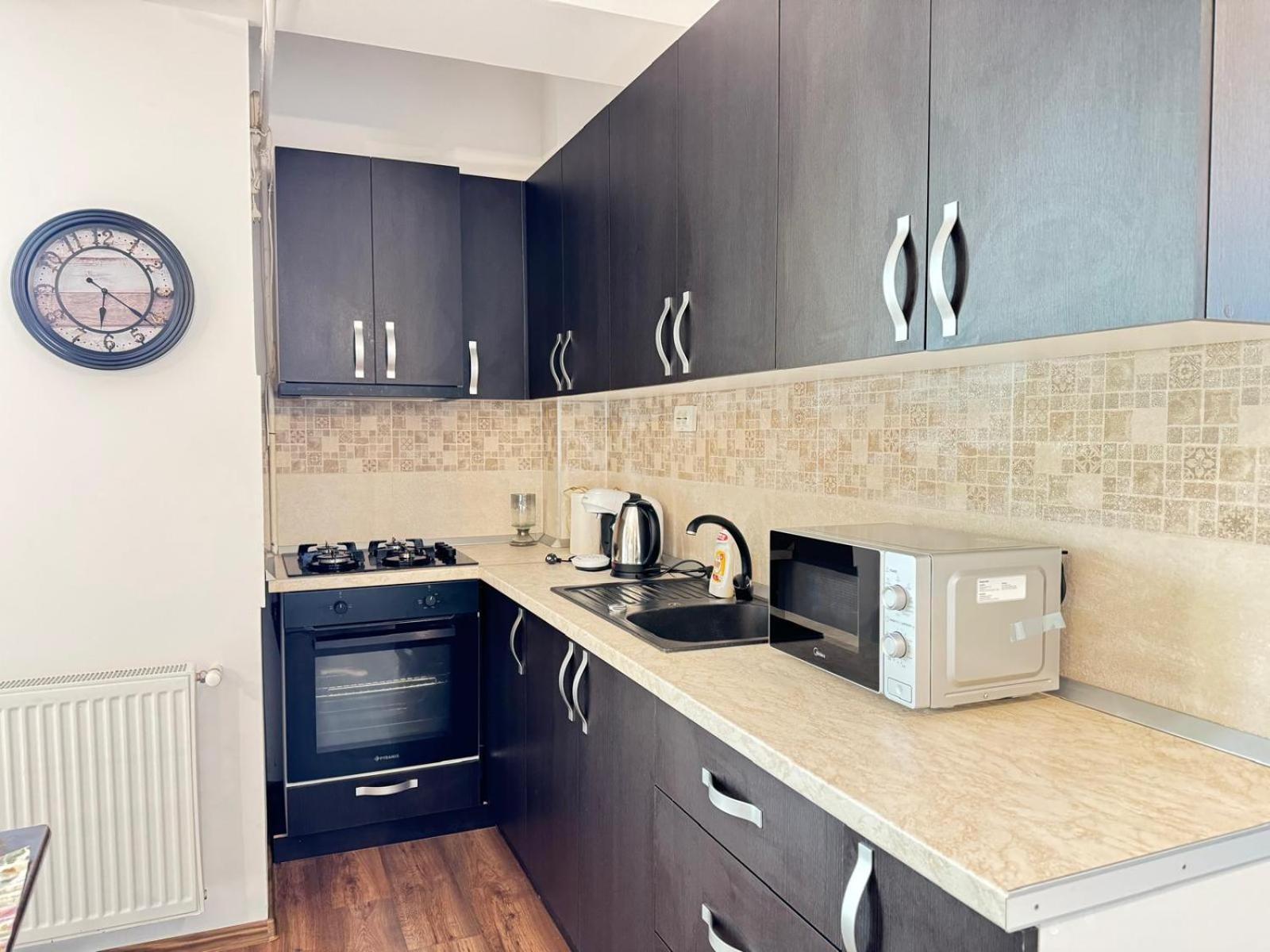 Studios & Apartments Palas By Glam At Lazar Towers ياش المظهر الخارجي الصورة