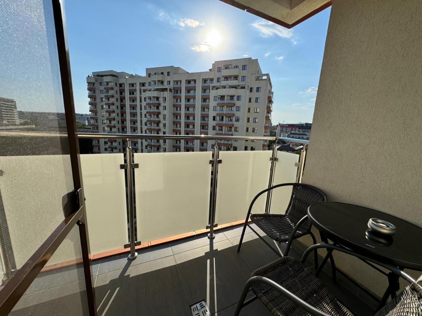 Studios & Apartments Palas By Glam At Lazar Towers ياش المظهر الخارجي الصورة